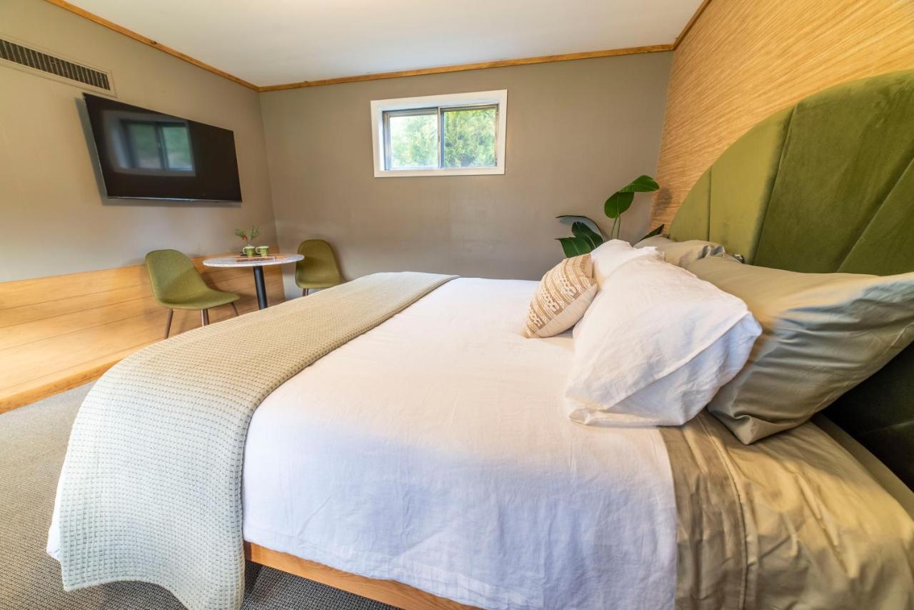 The Springs Motel New Ashford Esterno foto
