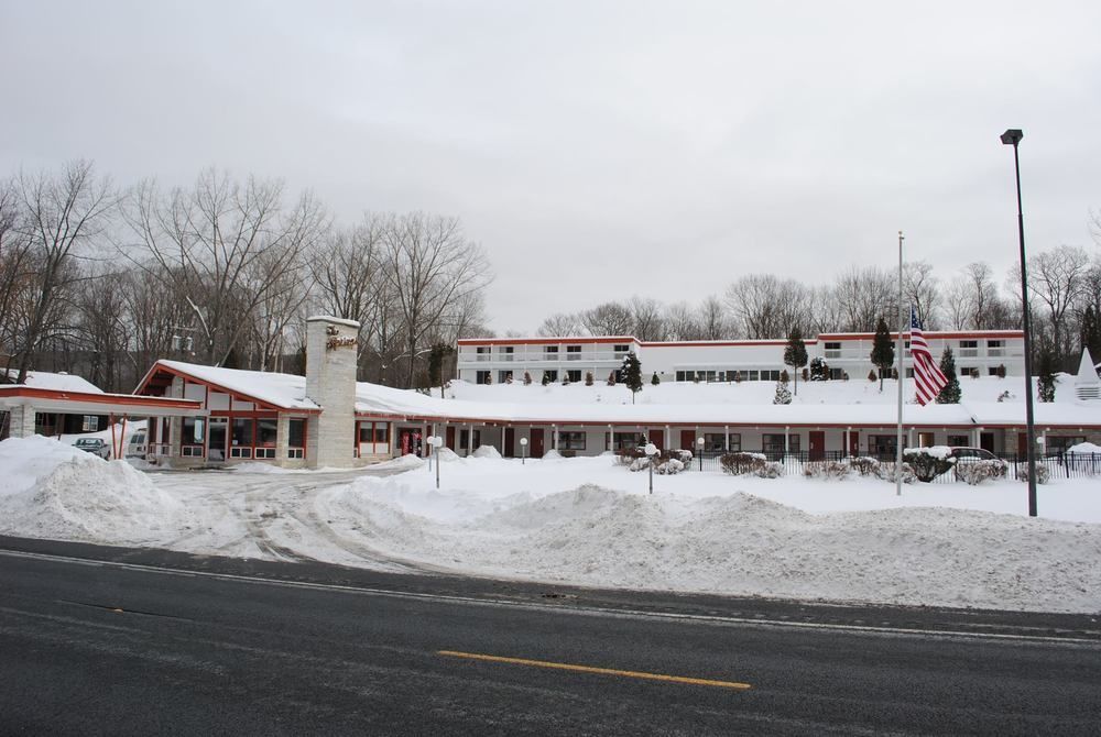 The Springs Motel New Ashford Esterno foto